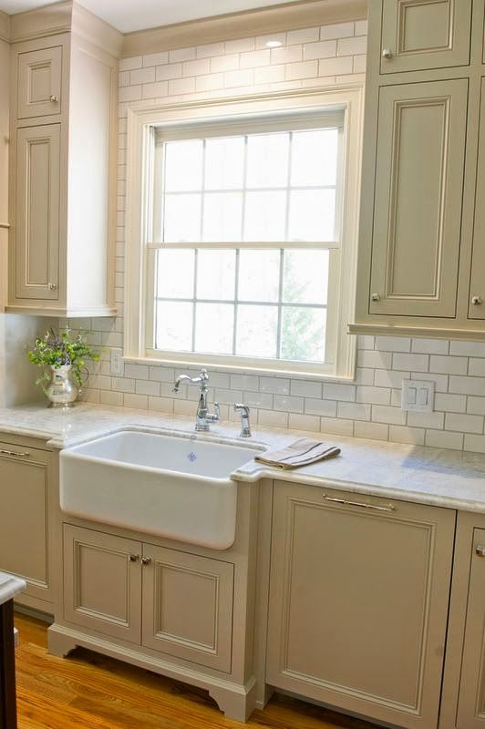 Benjamin Moore Smoky Taupe (983)
